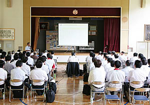 Effective utilization of buildings: the former Higashiyama Municipal Elementary School